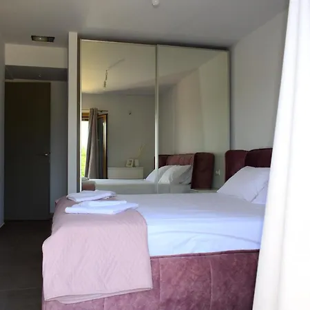 Case de vacanță Villeta Nikol “νηνεμία” *