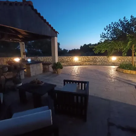 Villeta Nikol “νηνεμία” Case de vacanță *