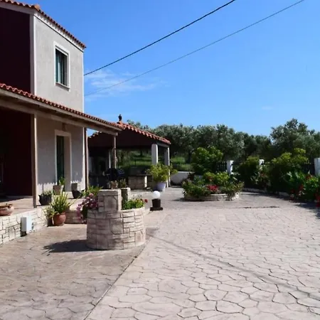 Holiday home Villeta Nikol “νηνεμία” Lixouri