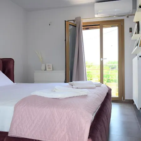 Villeta Nikol “νηνεμία” Holiday home